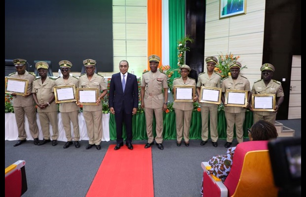 CÔTE D'IVOIRE: On ICD 2025, the award ceremony was presided over by Mr. Adama Coulibaly, Minister of Finance and Budget, and General Pierre Alphonse DA, Director General of Customs in the honour of deserving Customs officers.