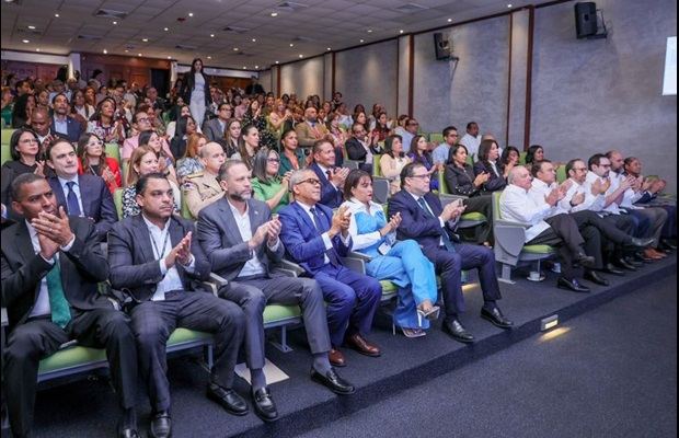 DOMINICAN REPUBLIC: The ICD 2025 celebration was opened by the speech of the Director General of Customs and went on with a ceremony during which Customs colleagues and representatives of public and private sector institutions were awarded Certificates of Merit for their contribution to Customs performance. The photo shows that guests from the general public also attended the event.