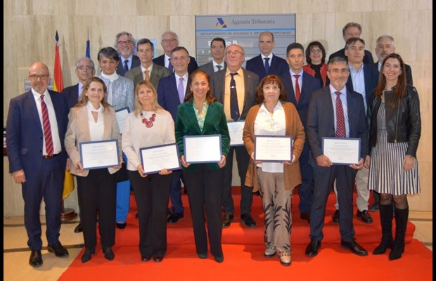SPAIN: Family photo at ICD 2025 celebration. 